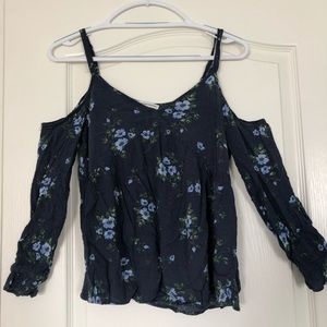 American Eagle Off-the-should top